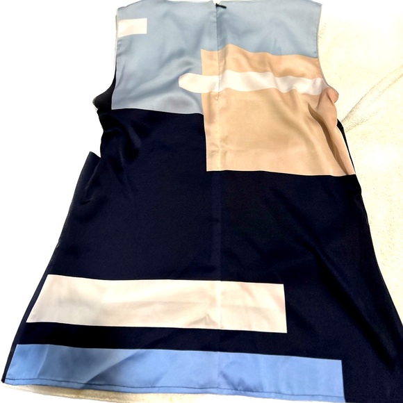 Women’s Sleeveless Blouse - Picture 2 of 2